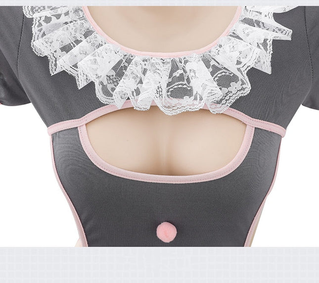 criada con los ojos vendados 