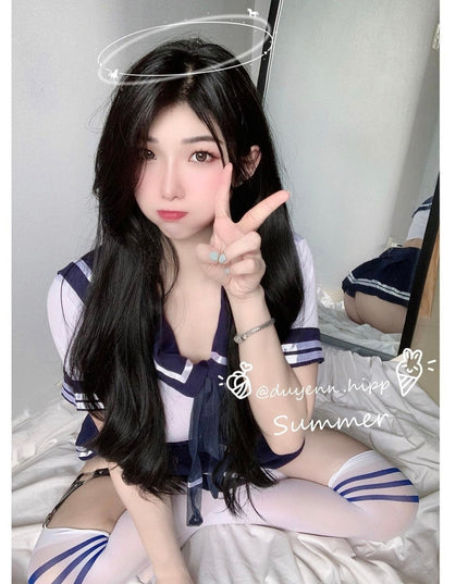 Seifuku debajo del pecho